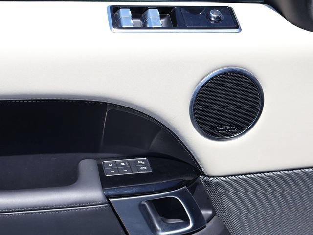 Used 2020  Land Rover HSE Dynamic image 11