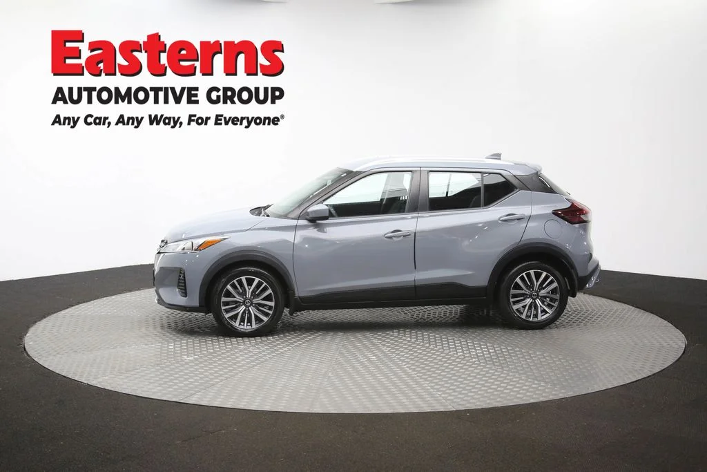 Used 2021 Gray Nissan SV image 58
