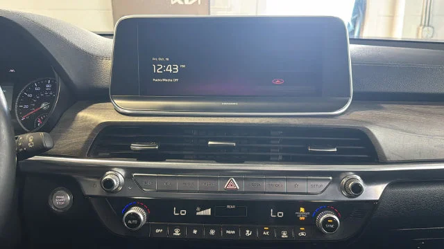 Used 2022 Green Kia EX image 19