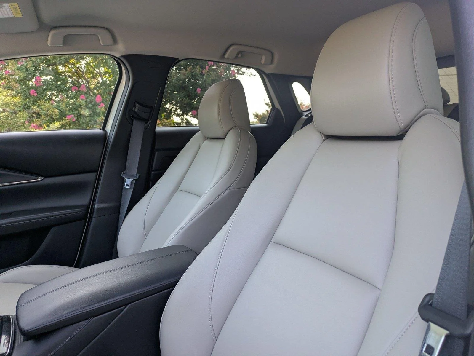 Used 2023 Snowflake White Pearl Mica Mazda 2.5 S Preferred Package image 14