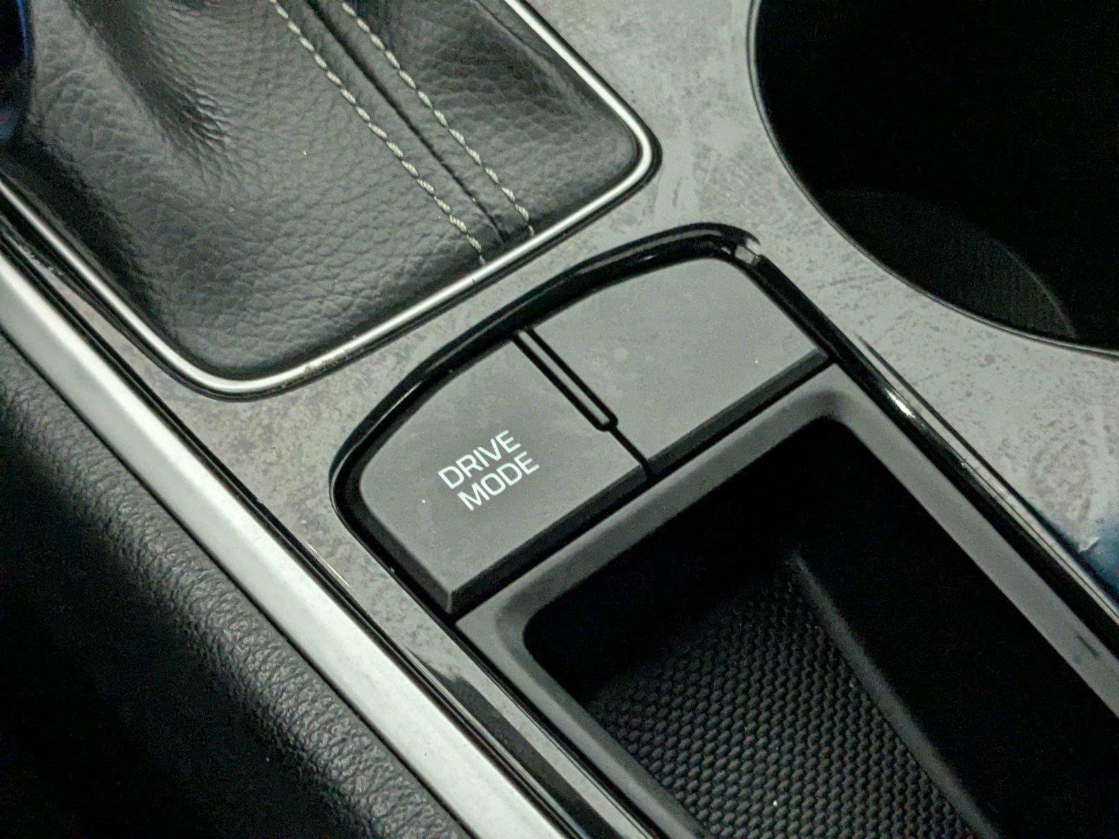 Used 2018 Phantom Black Hyundai Limited image 26
