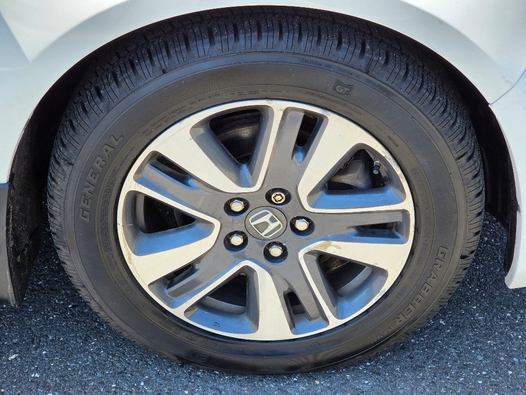 Used 2016 White Diamond Pearl Honda Touring Elite image 4