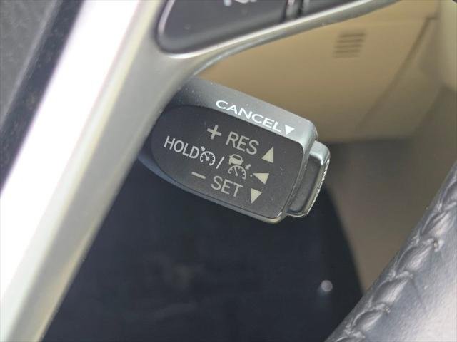 Certified Used 2017 ALUMINA JADE METAL Toyota  image 17