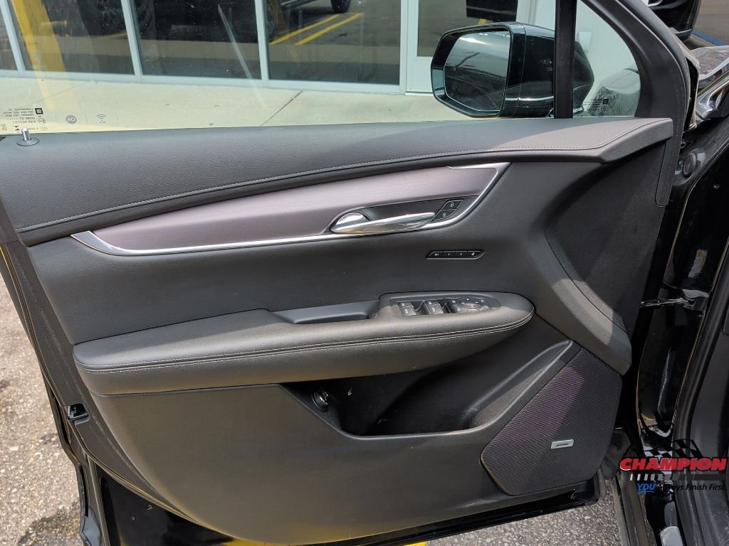 Used 2023 Black Cadillac Luxury image 10