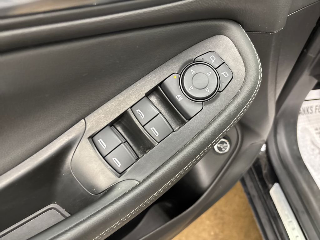 Used 2023 Black Buick Essence image 35