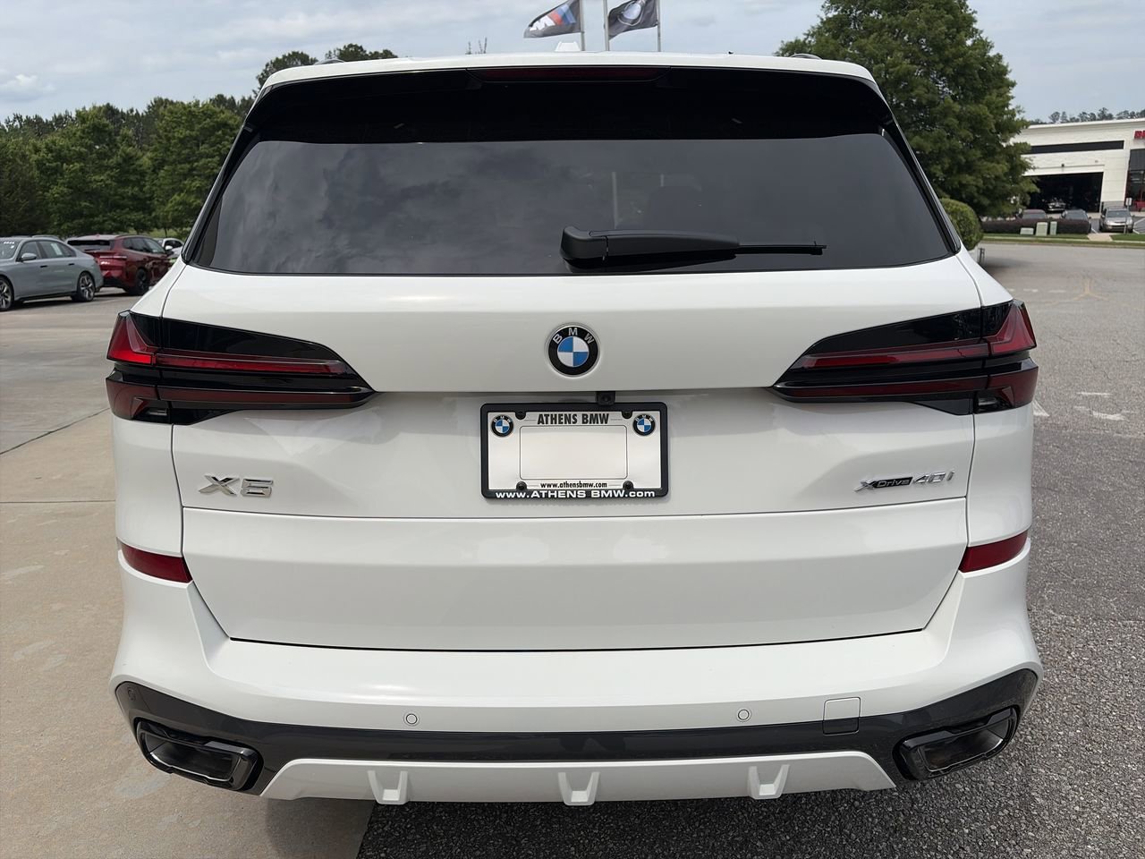 New 2026 Alpine White BMW xDrive40i image 12