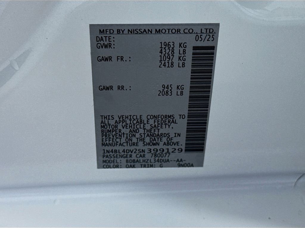 Used 2025 Glacier White Nissan 2.5 SV image 38