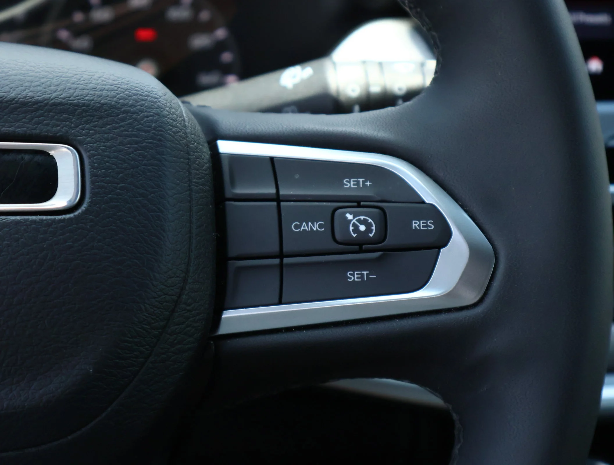 Used 2023 Billet Silver M Jeep Latitude Lux image 15