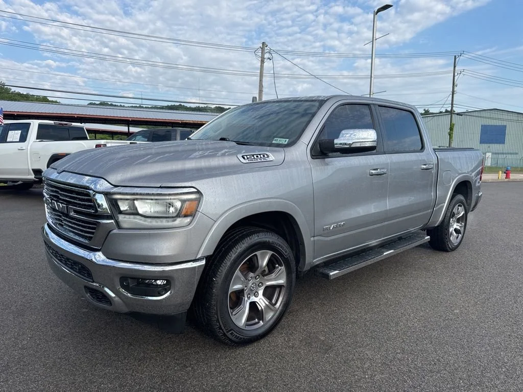 2022 RAM 1500 Laramie 4x4 Crew Cab 5'7's photo