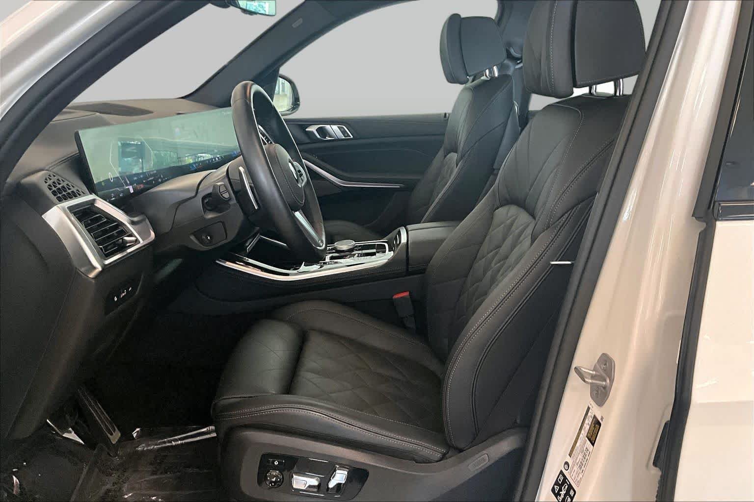 Used 2026 Alpine White BMW xDrive40i image 7