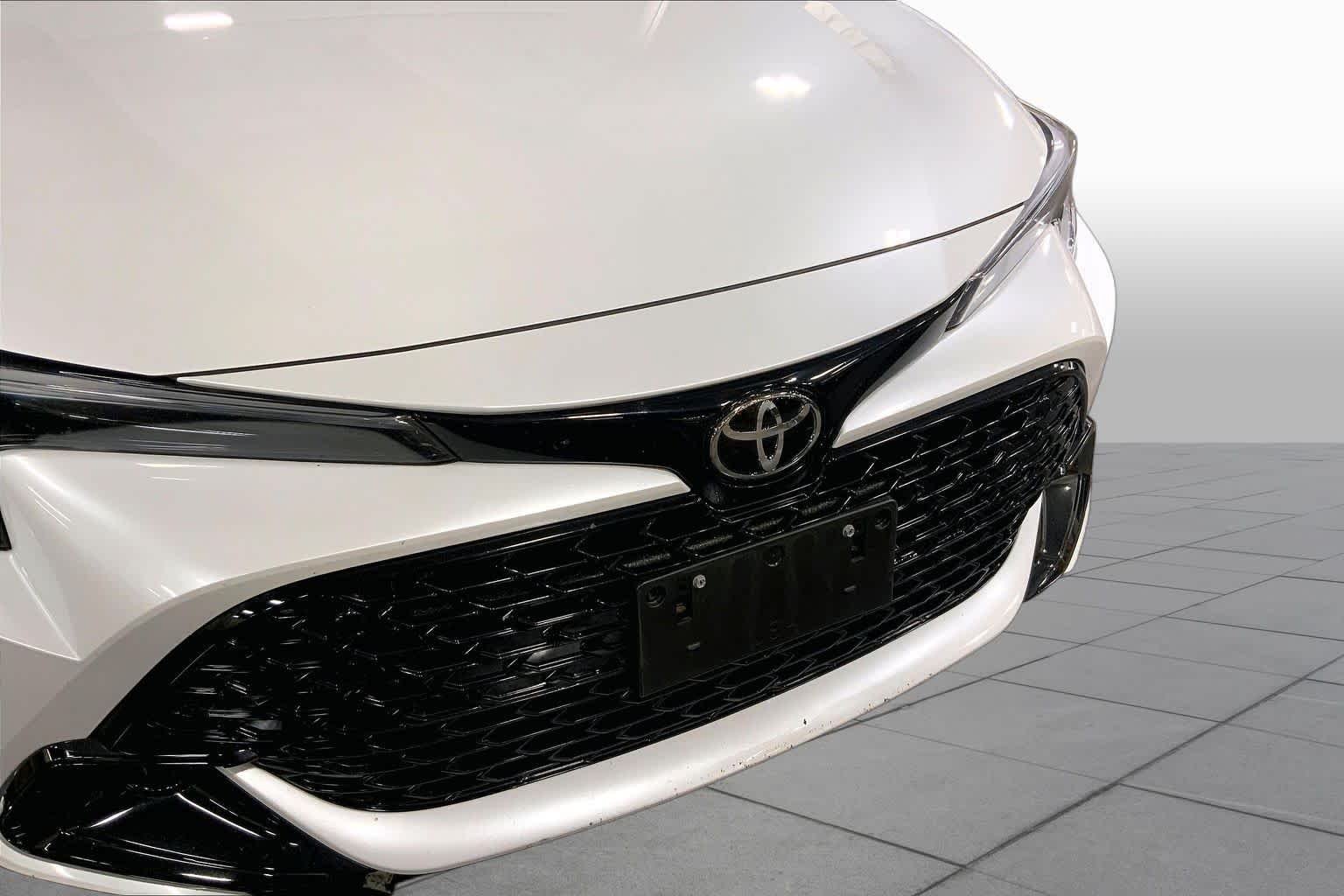 Used 2024 Wind Chill Pearl Toyota SE image 30
