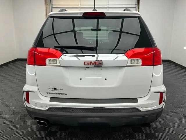 Used 2016 White GMC SLE-2 image 23