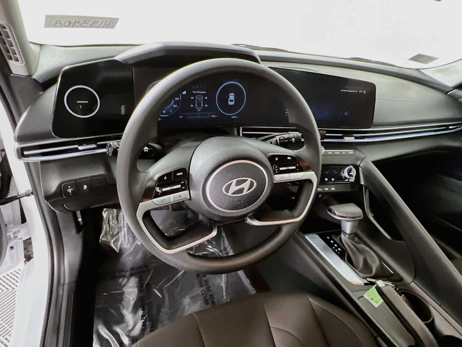Used 2024 Serenity White Hyundai SEL image 11