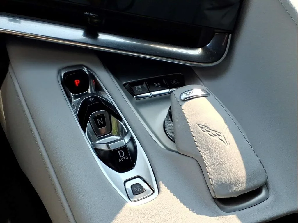 Used 2020 White Chevrolet Stingray image 7