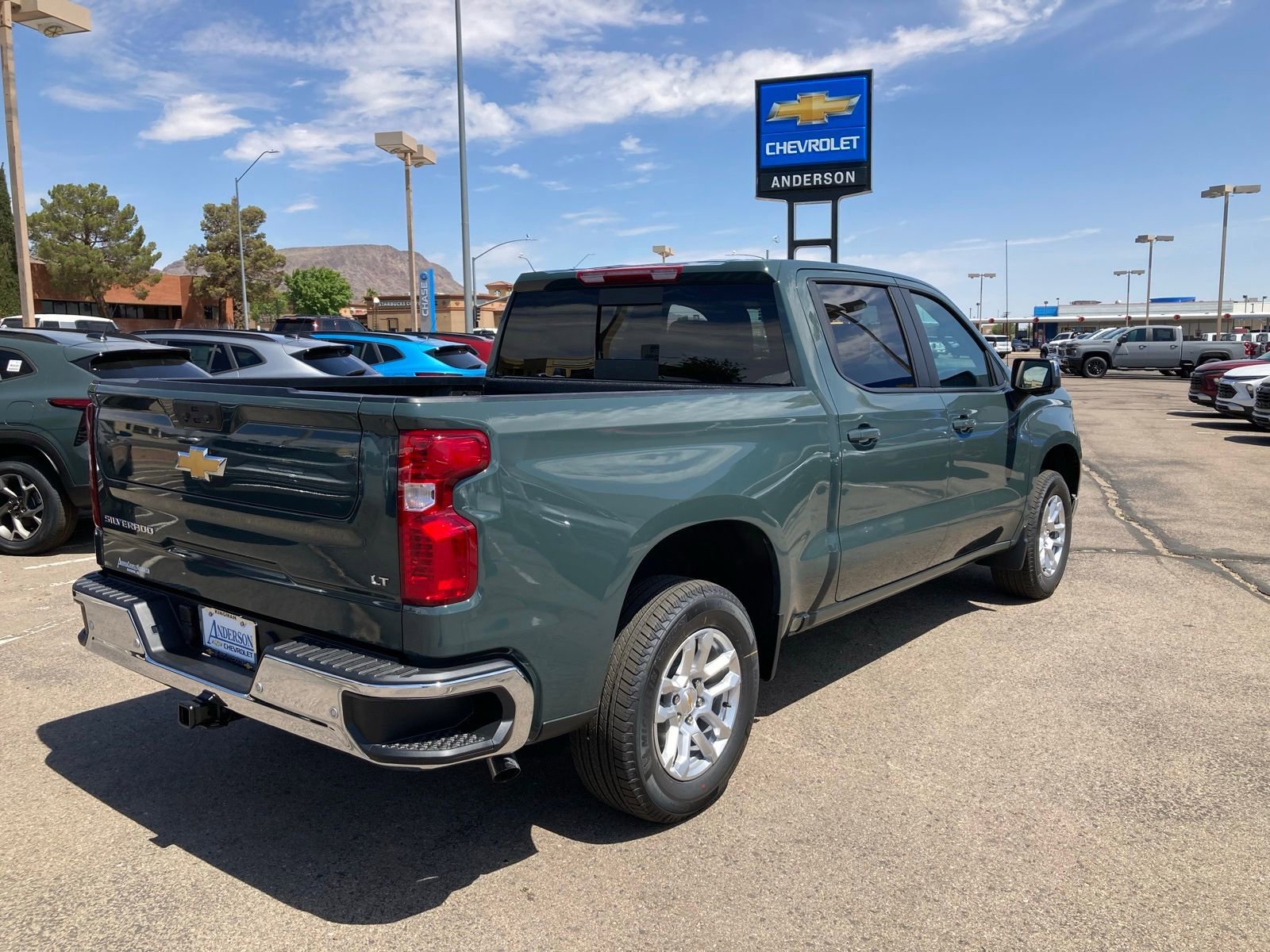 2025 Chevrolet Silverado 1500 LT - Photo 6