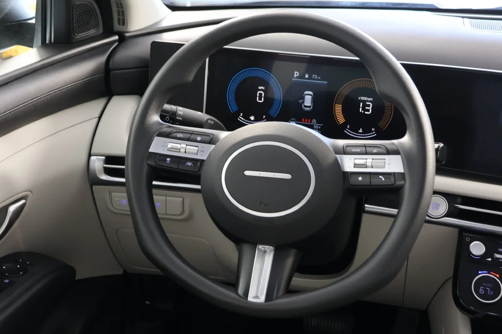 Used 2025 Gray Hyundai SEL image 10