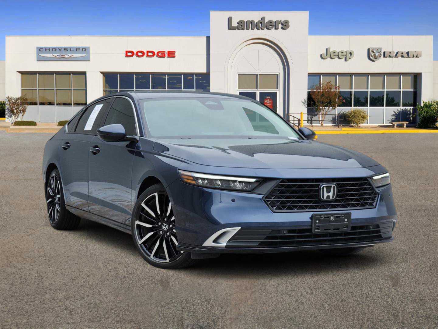 2023 Honda Accord Hybrid Touring's photo