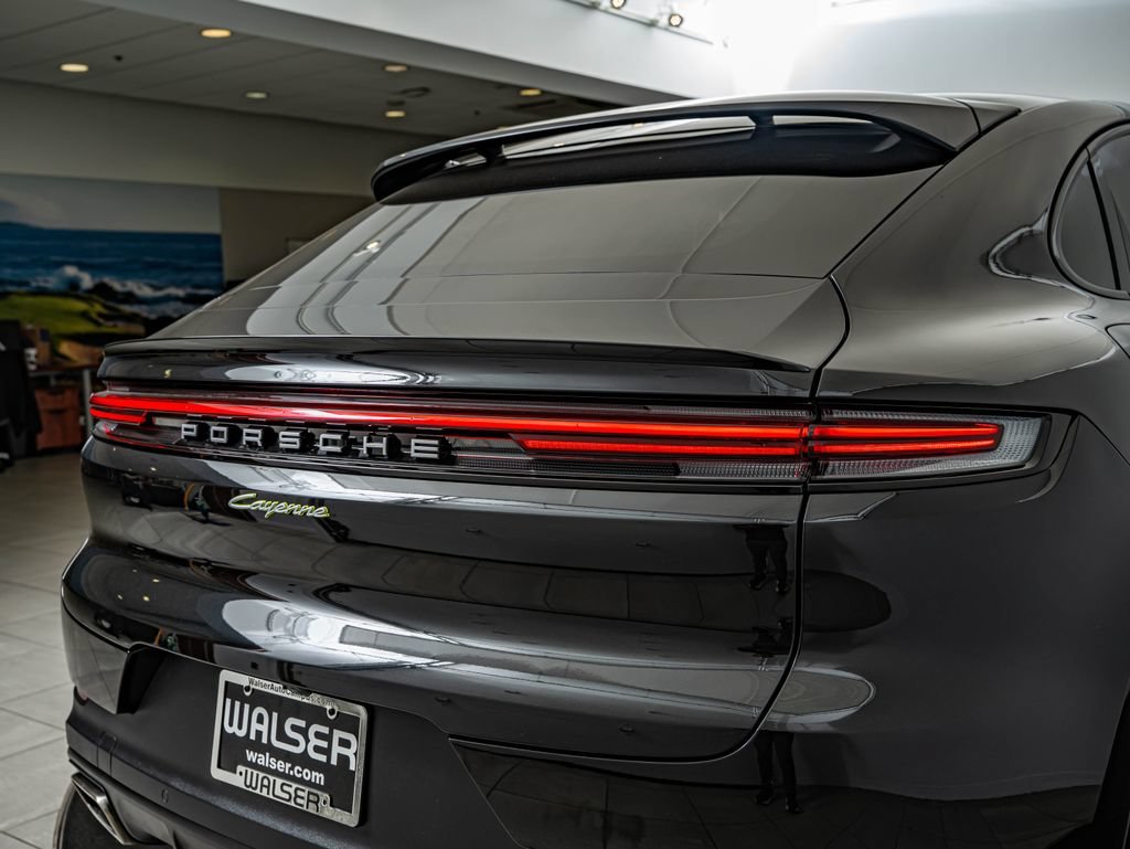 2025 Porsche Cayenne Coup E-Hybrid - Photo 17