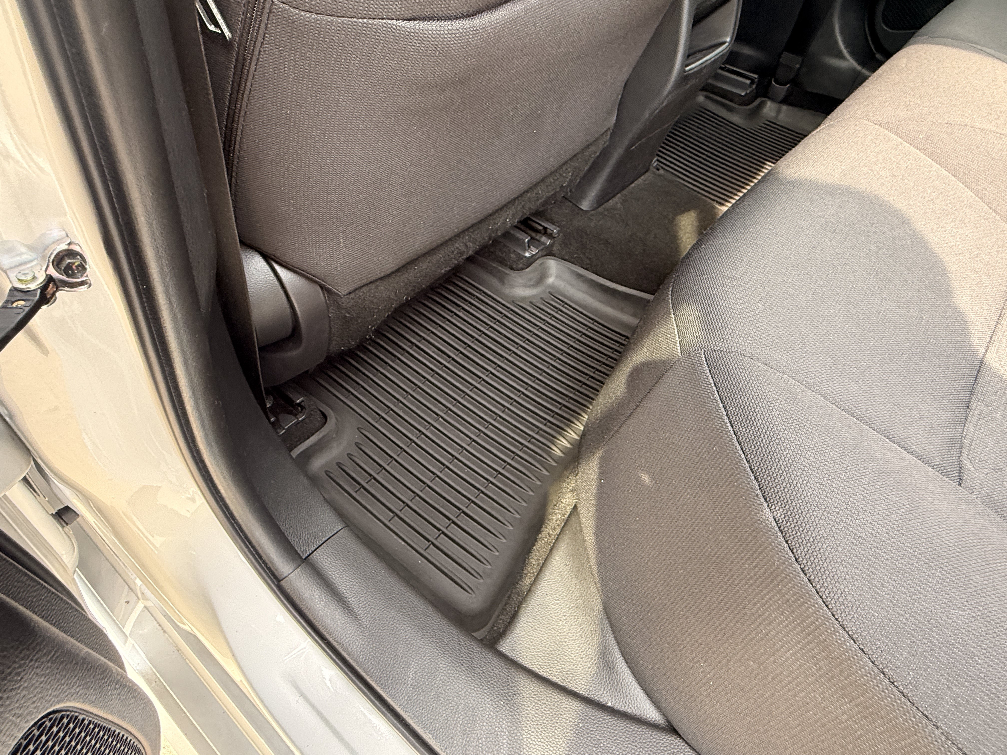 Used 2020  Toyota  image 23