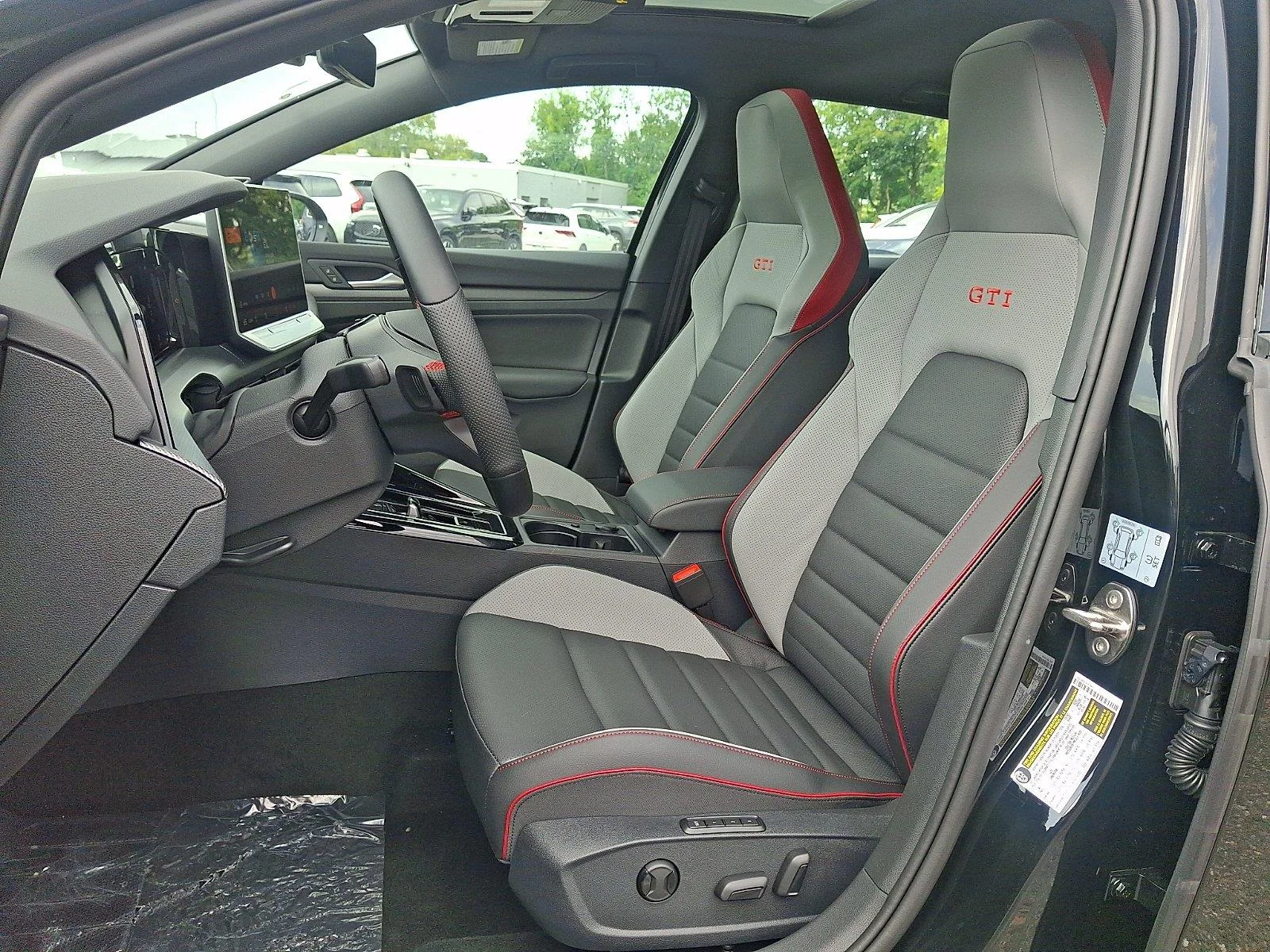 New 2026 0E0E/MYTHBLKMET Volkswagen SE image 11