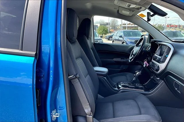 Used 2022 Blue GMC Elevation image 28