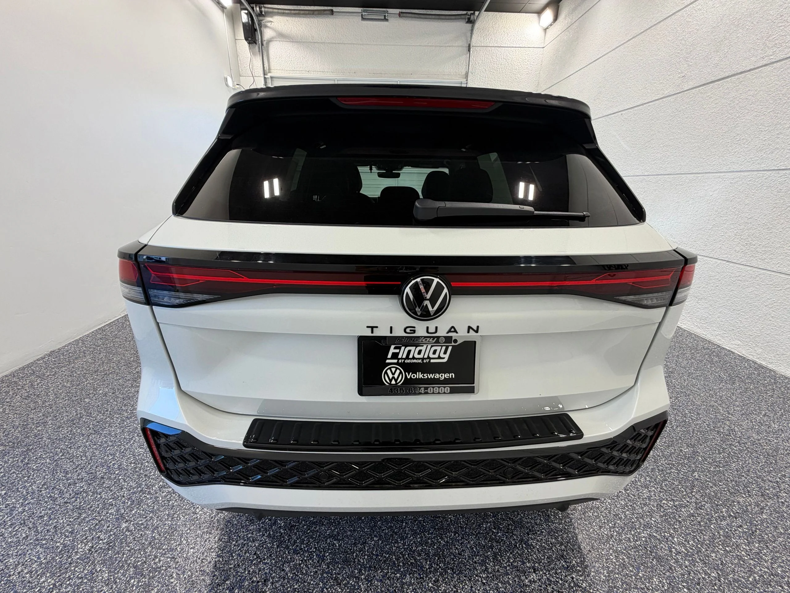 New 2026 White Volkswagen 2.0T SE R-Line Black image 5