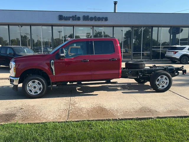 2026 FORD Chassis Cab F-350® XLT