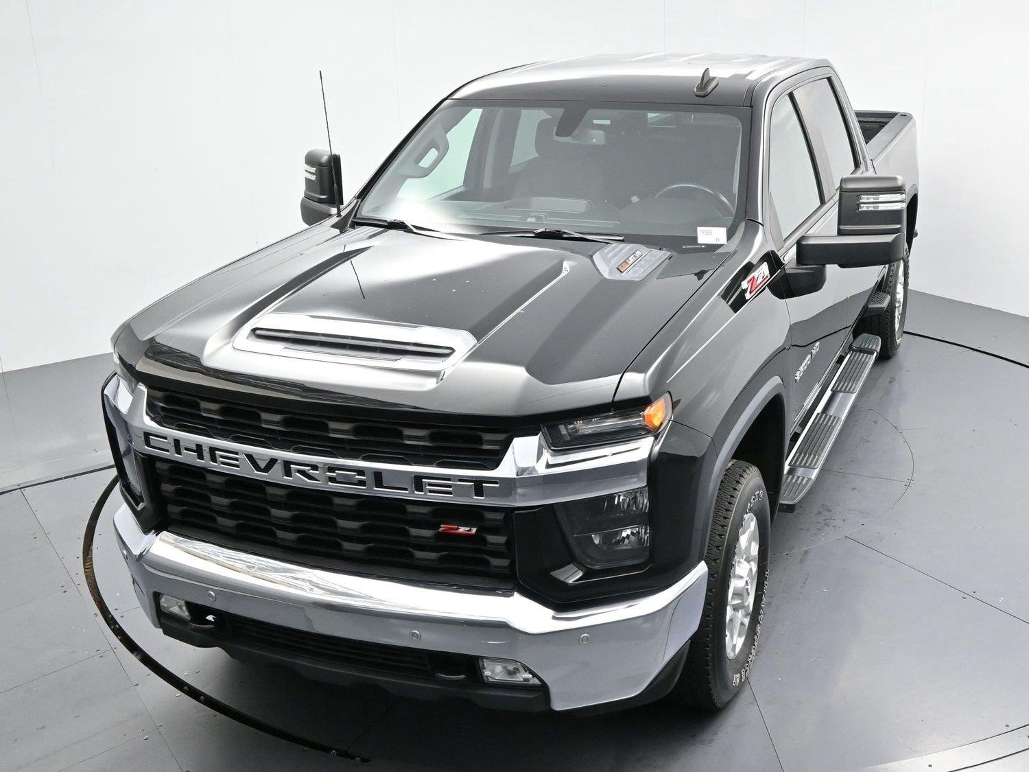 Used 2020 BLACK Chevrolet LT image 38