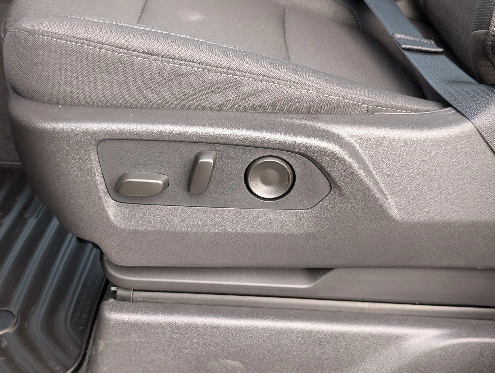 New 2026 Onyx Black GMC Elevation image 17