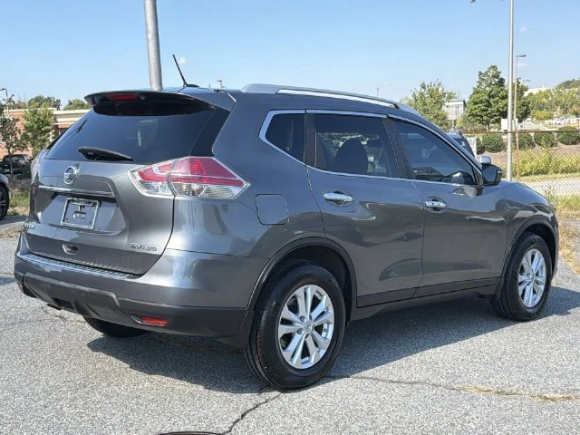 Used 2016 Gray Nissan SV image 13