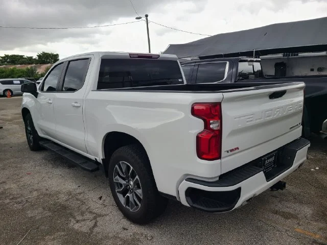 Used 2025 Summit White Chevrolet RST image 2