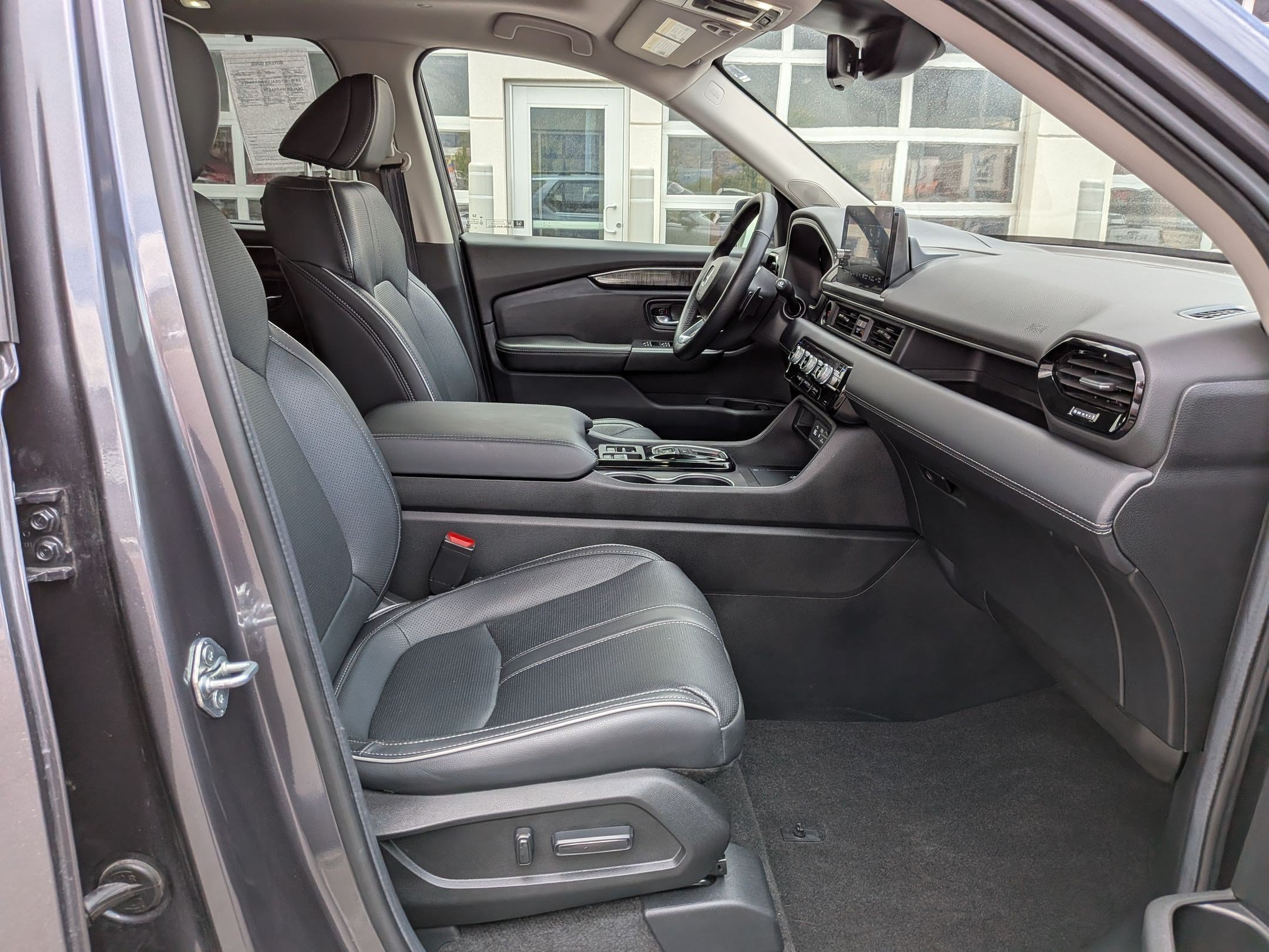 Certified Used 2025 Gray Honda Elite image 33