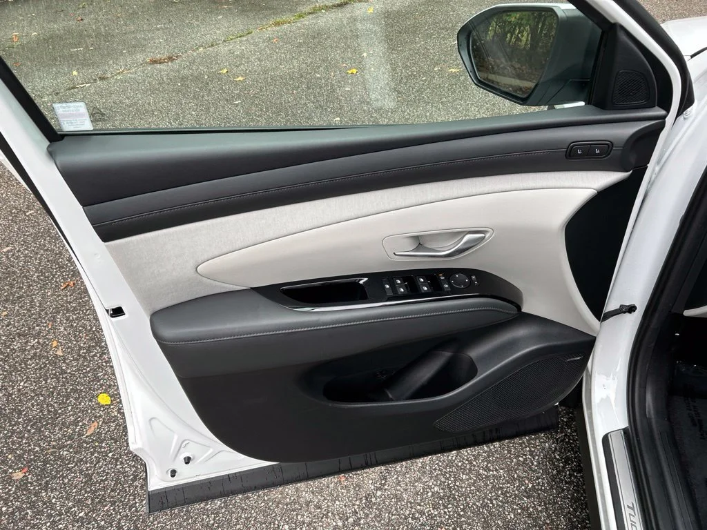 Used 2025 White Hyundai Limited image 15