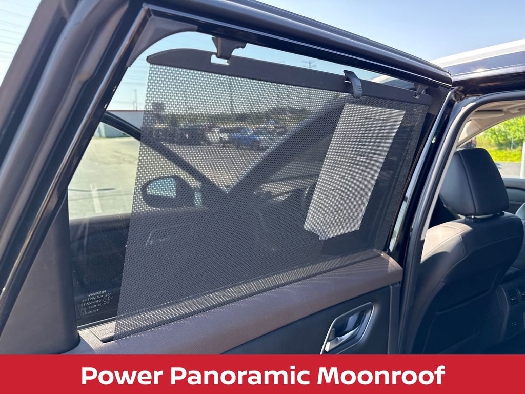 Used 2021 Super Black Nissan SV premium w/heated seats & panoramic roof image 18