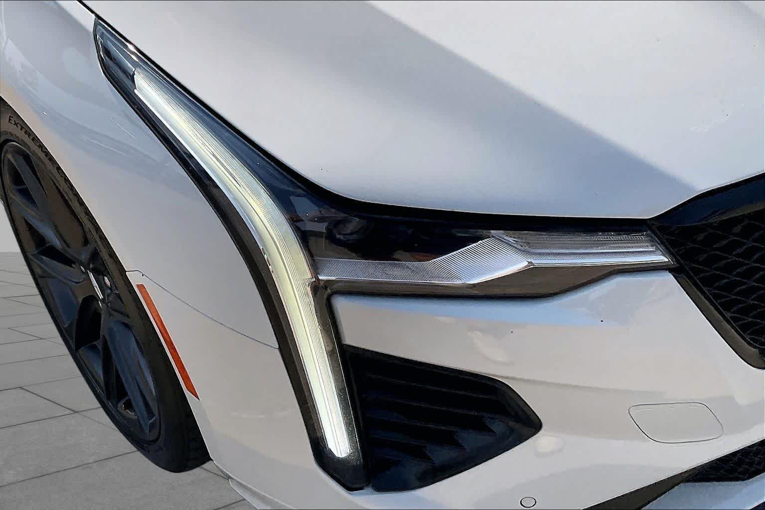 Used 2023 Rift Metallic Cadillac  image 27