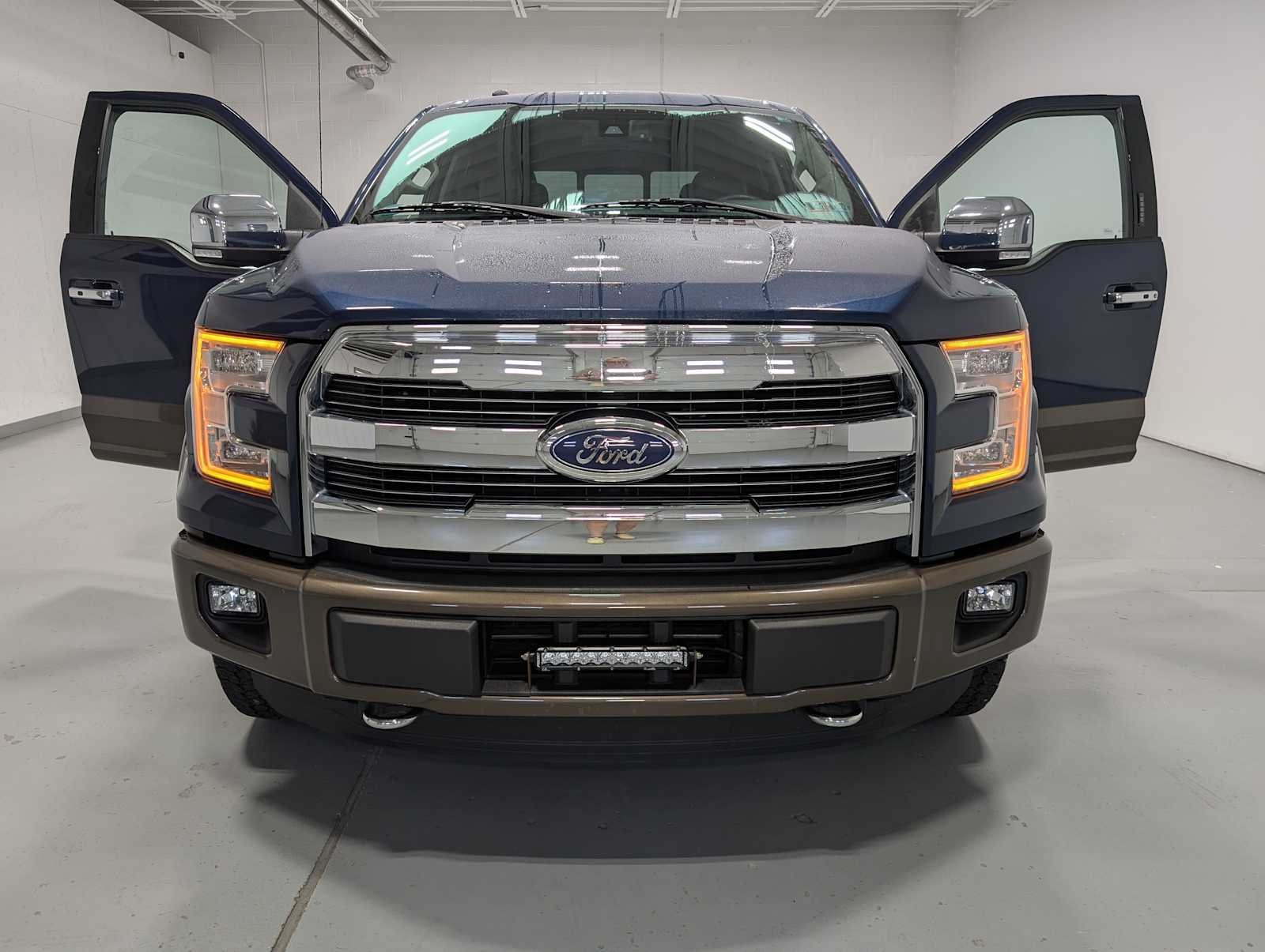 Used 2016 Caribou Metallic Ford Lariat image 16