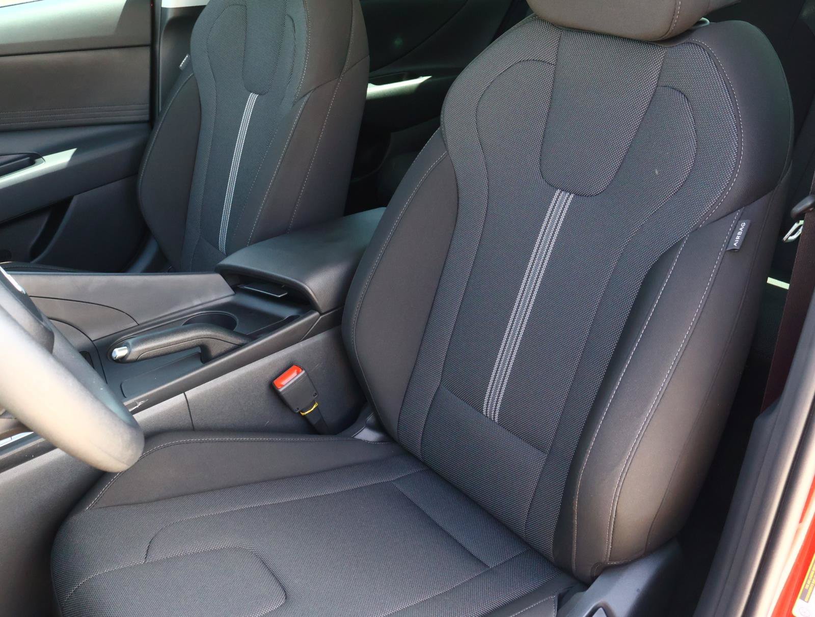 2026 Hyundai Elantra SE - Photo 12