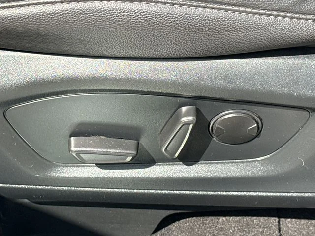 Used 2023 White Ford Limited image 24