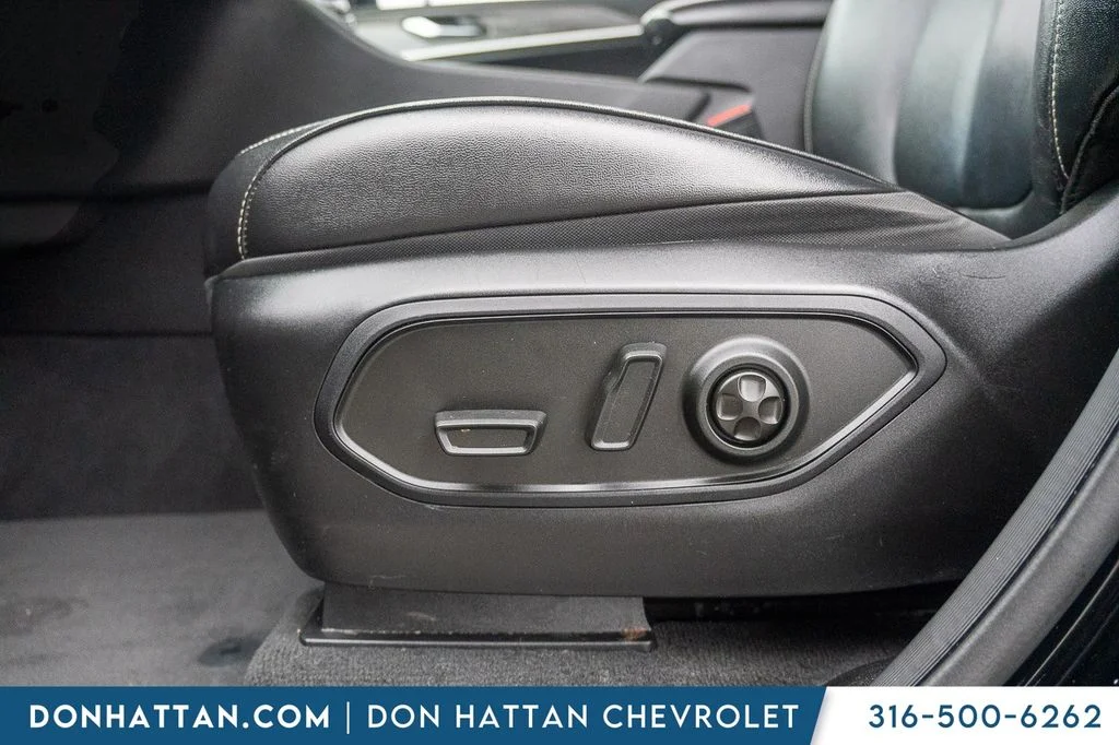 Used 2023 Black Jeep Limited image 23