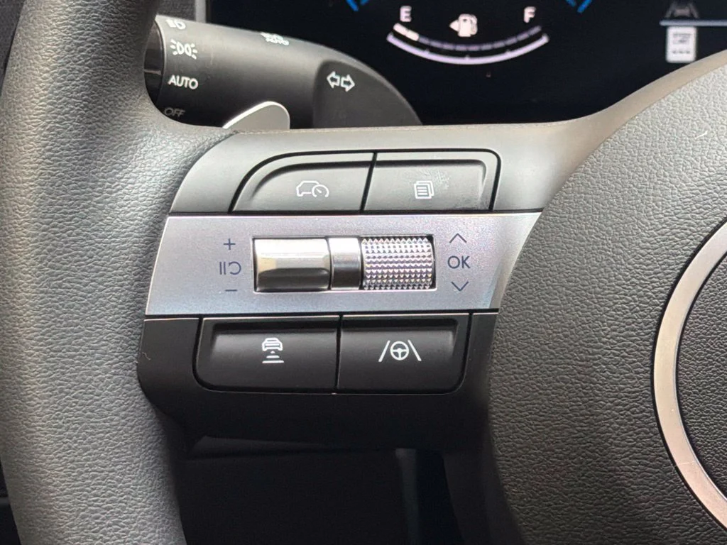 New 2026 Shimmering Silver Hyundai SEL image 23