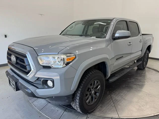 Used 2020 Cement Toyota SR5 image 27