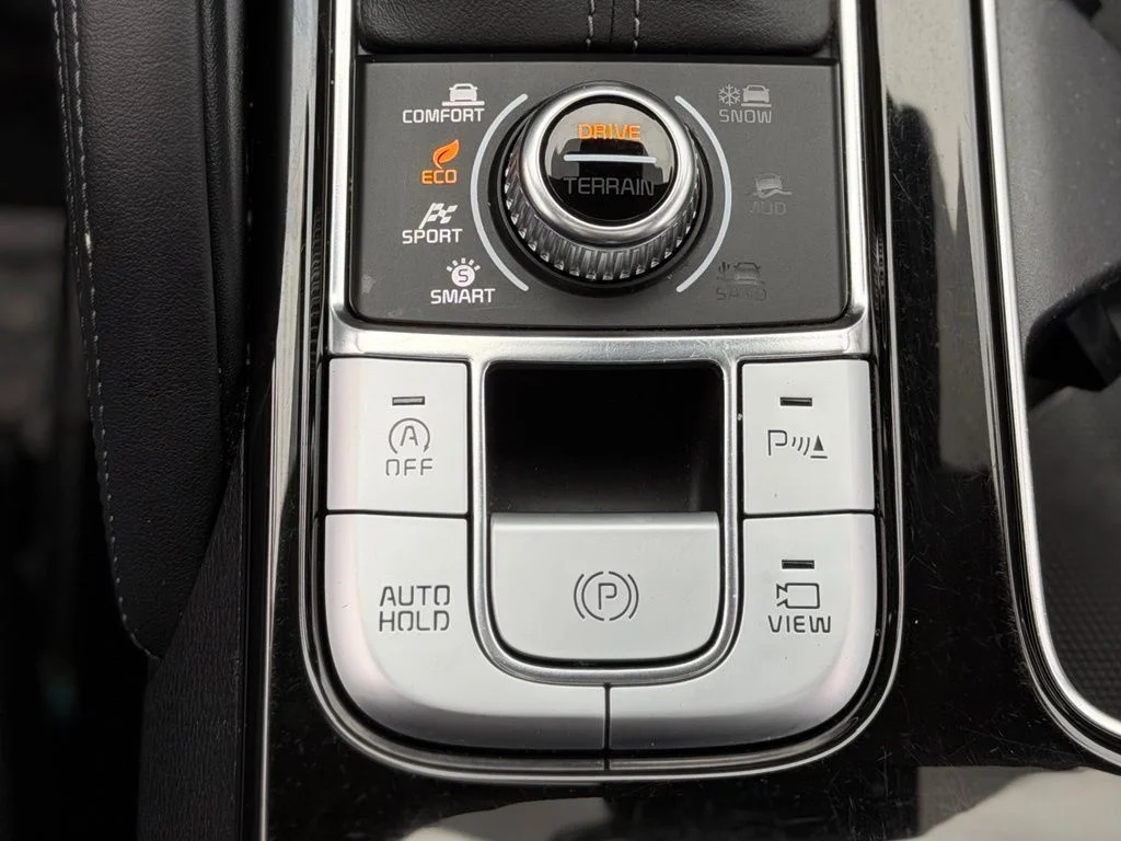Used 2022 White Kia SX image 19