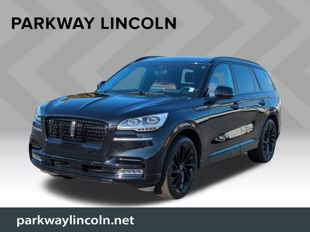 Used 2023 Black Lincoln Reserve image 1