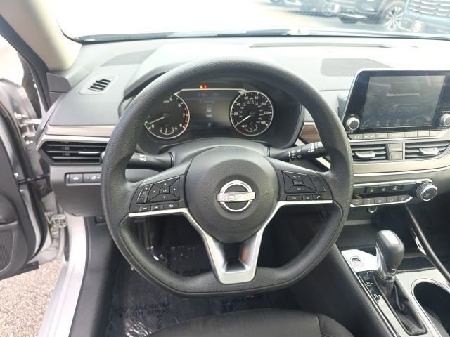 Used 2024 Brilliant Silver Metallic Nissan 2.5 SV image 17