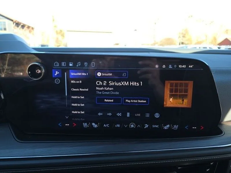 2026 Chevrolet Suburban Premier - Photo 22