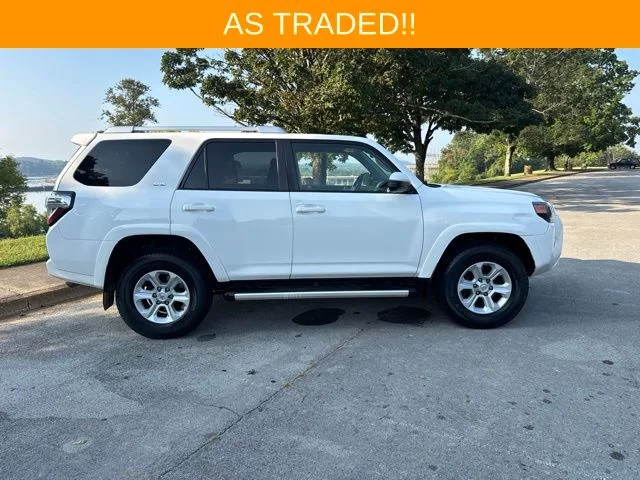 Used 2016 White Toyota SR5 image 8