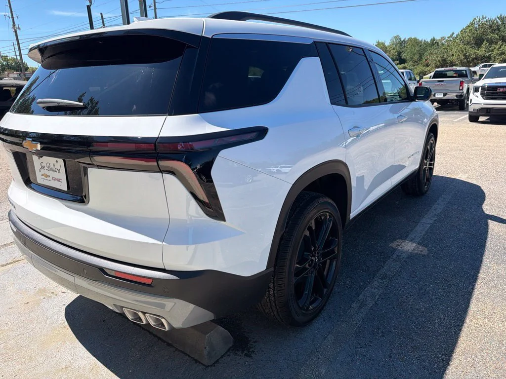 New 2027 Summit White Chevrolet LT image 5