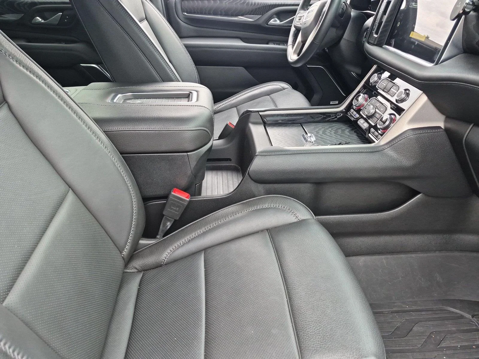 Used 2024 Onyx Black GMC Denali image 33