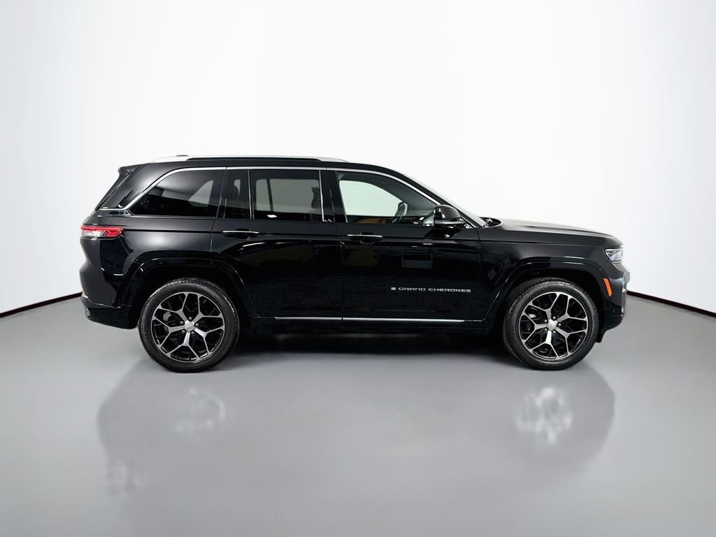 Used 2023 Black Jeep Summit Reserve image 8
