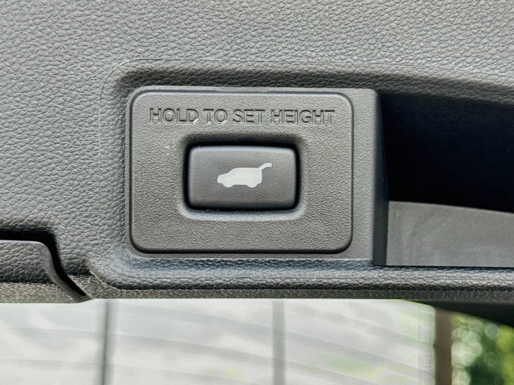 Used 2024  Acura Advance Package image 42